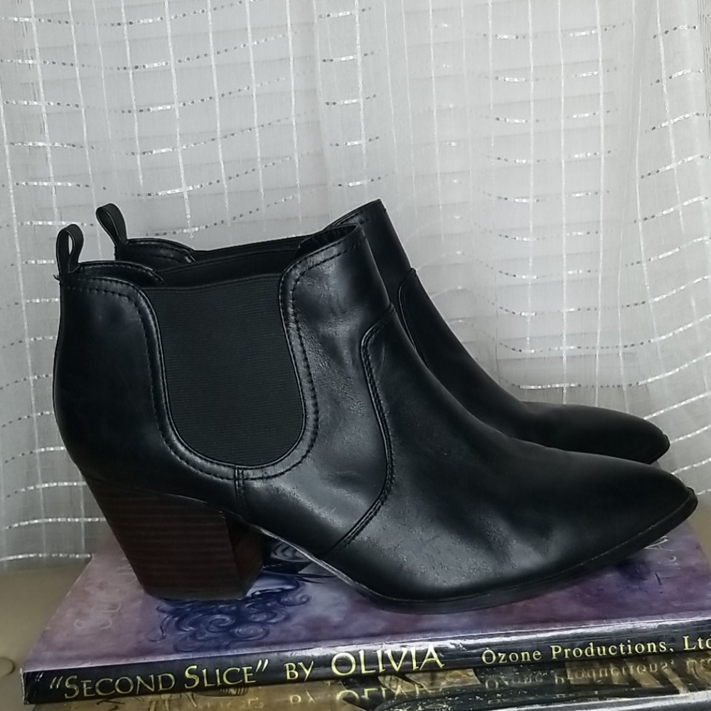 Bella Vita Ankle Booties Pointed Toe Sz12w